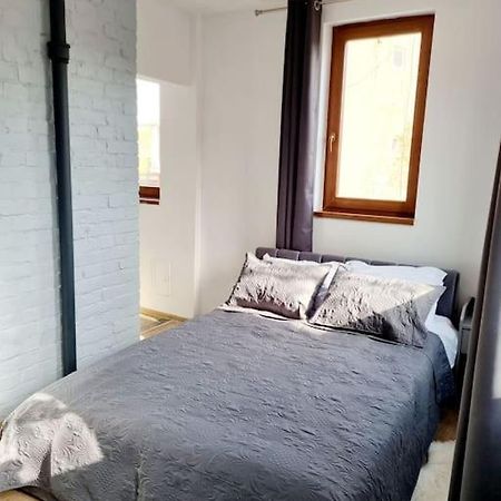 Cozy Apartment Near City Center Bucarest Extérieur photo