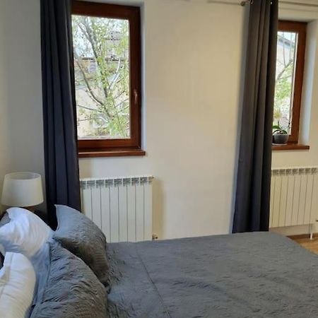 Cozy Apartment Near City Center Bucarest Extérieur photo