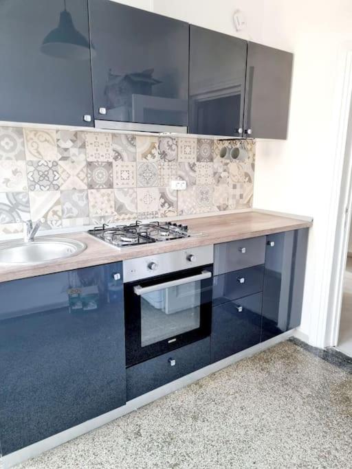 Cozy Apartment Near City Center Bucarest Extérieur photo
