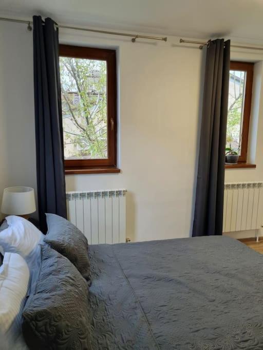 Cozy Apartment Near City Center Bucarest Extérieur photo