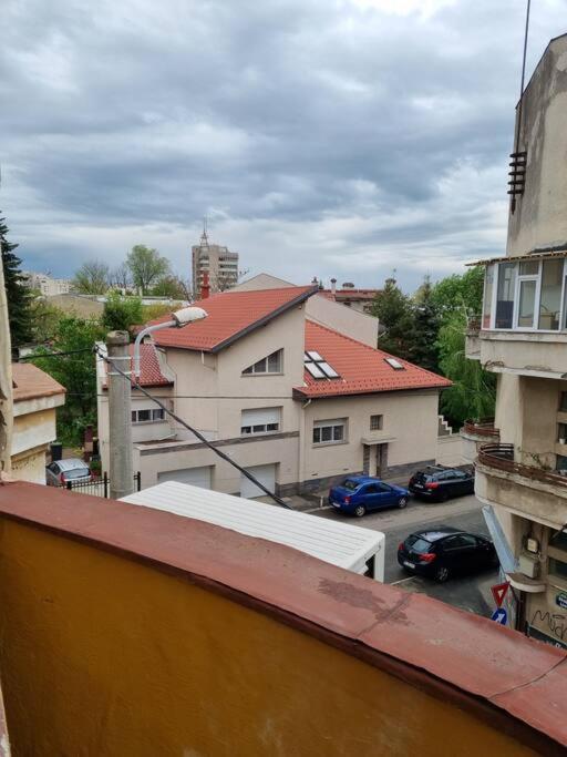 Cozy Apartment Near City Center Bucarest Extérieur photo